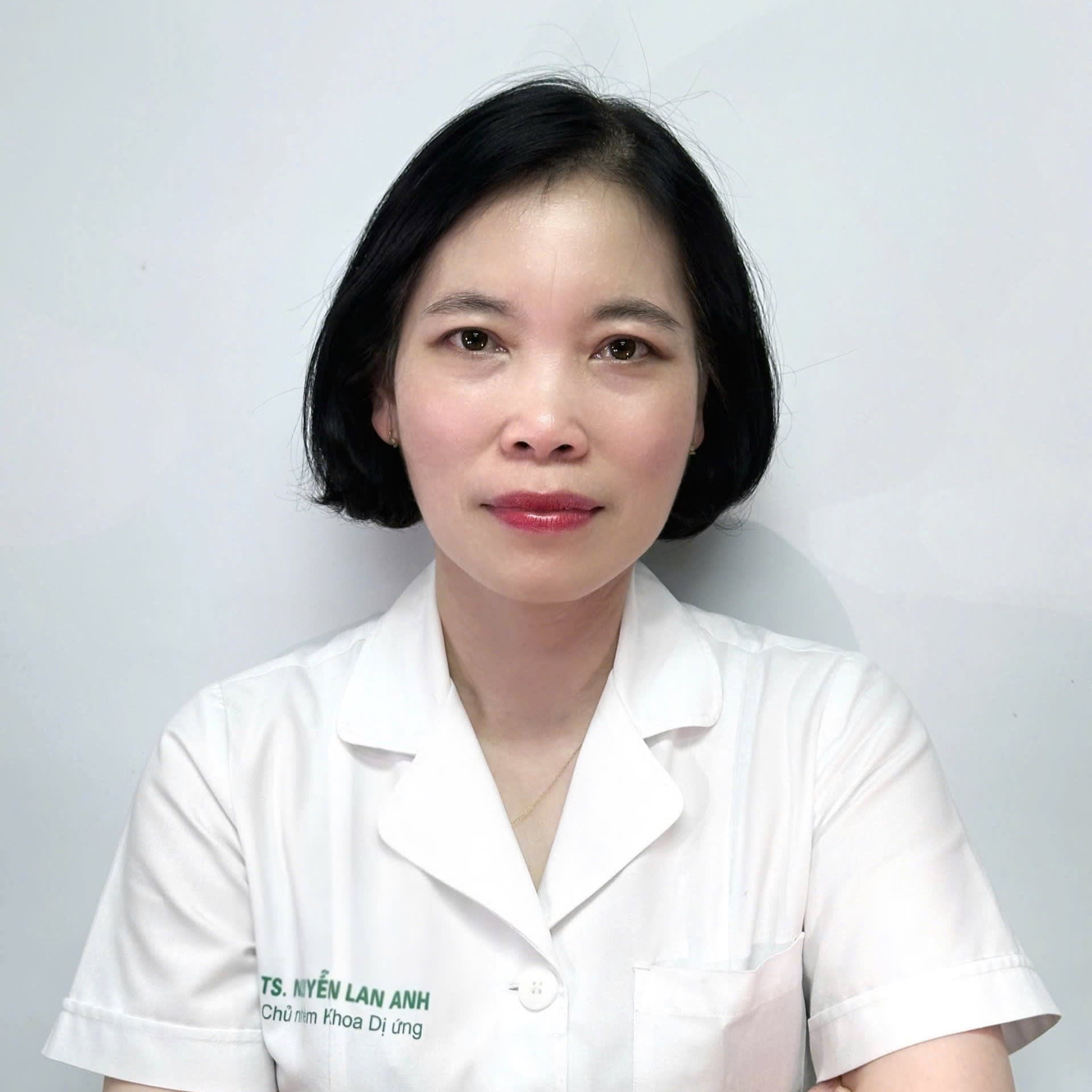 Dr. Nguyen Lan Anh of the Central Military Hospital 108