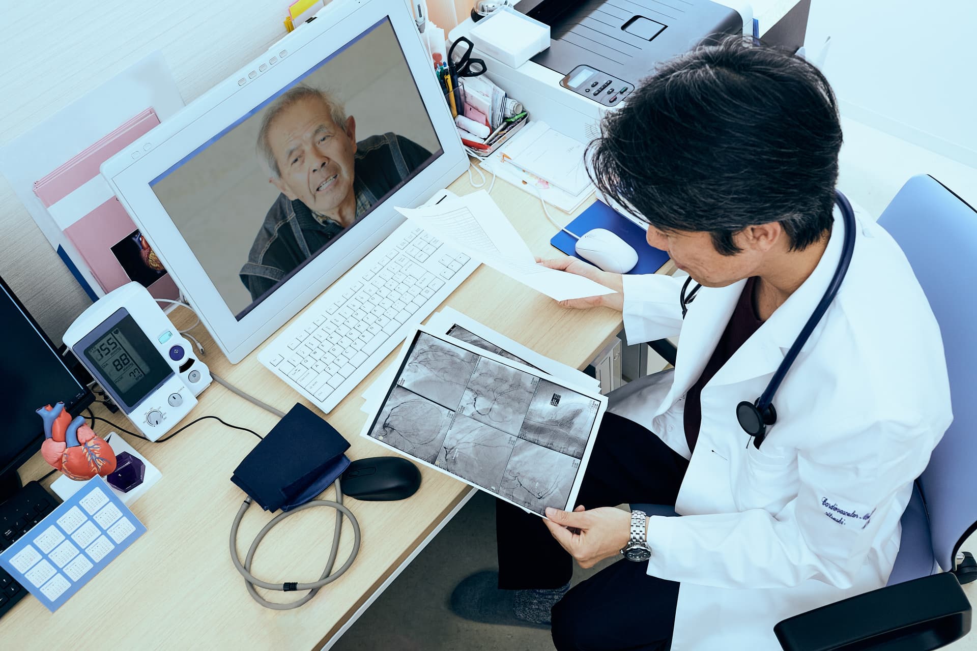 hcp and patient in videocall