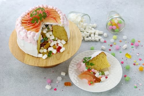 夢も溢れるピニャータケーキ